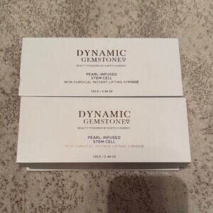 Dynamic Gemstone Pearl-Infused Stem Cell Syringe you get 2